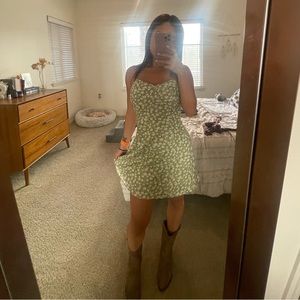 COMMENSE Size small Green flower dress